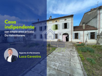 Casa indipendente con ampia area privata