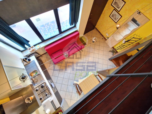 ADORABILE MONOLOCALE CON SOPPALCO IN ZONA PO!!!