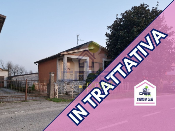 IMPERDIBILE VILLA INDIPENDENTE SU QUATTRO LATI CON AUTORIMESSA E DOPPIA CANTINA!!!