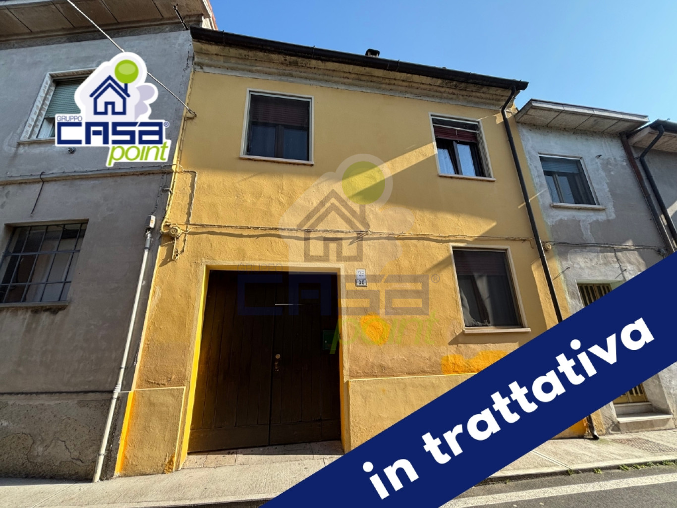 Casa Indipendente in piccola corte con ampia zona notte e terrazzo privato