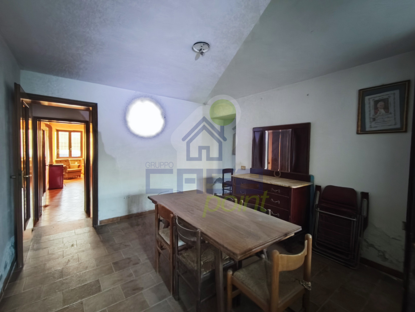 LOCALE PLURIUSO1.jpg