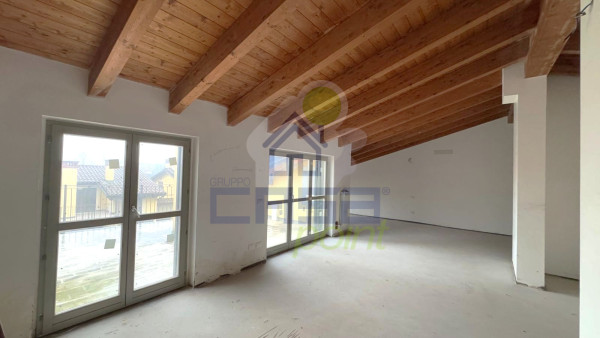 QUADRILOCALE MANSARDATO CON TERRAZZA!