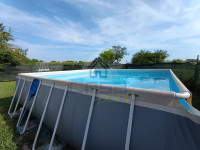 particolare della piscina.jpg