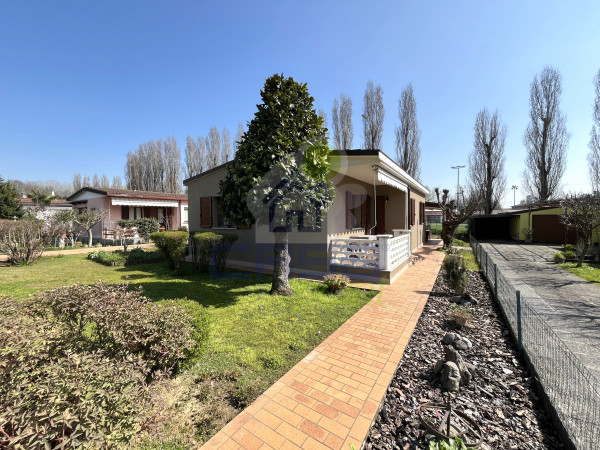 MERAVIGLIOSA VILLA INDIPENDENTE, RECENTEMENTE RISTRUTTURATA, CLASSE A3, CON GIARDINO ED AUTORIMESSA!!!