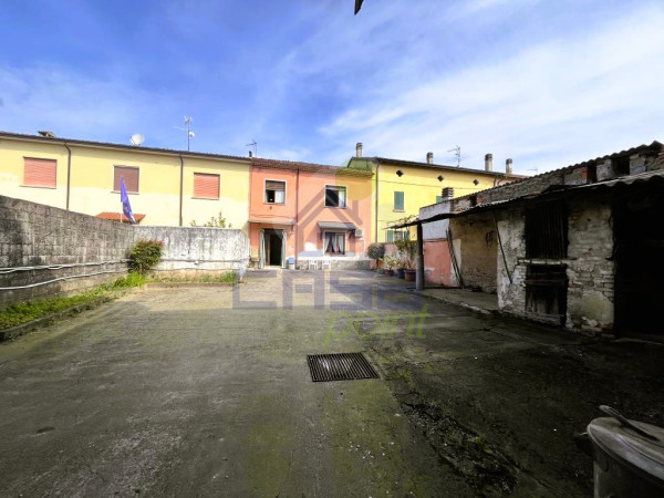 Casa indipendente con cortile privato e rustici: il tuo angolo di tranquillità