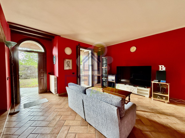 VILLA BIFAMILIARE