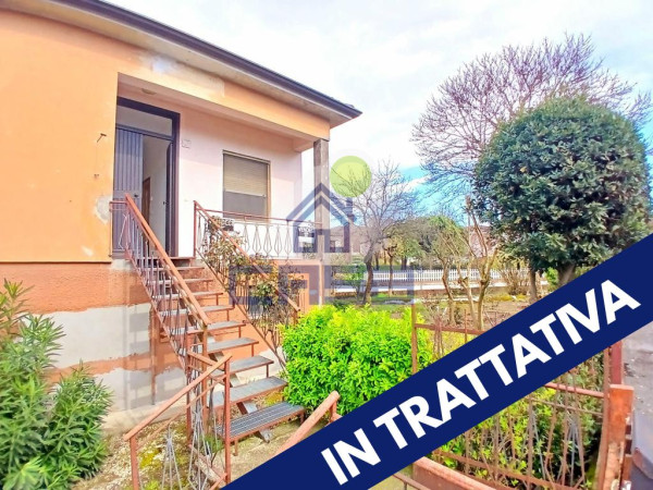 VILLA INDIPENDENTE CON GIARDINO