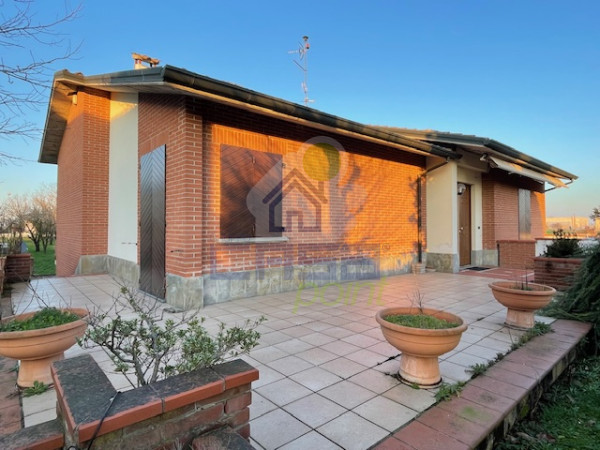 RAFFINATA VILLA LIBERA SUI 4 LATI