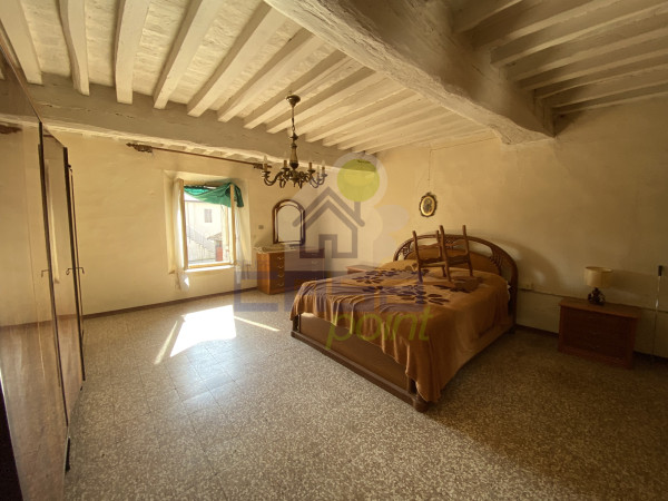 CASCINA A PORTE CHIUSE CON AMPIO SPAZIO ABITATIVO, CORTILE PRIVATO E LOCALI ACCESSORI