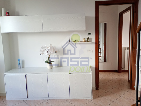Appartamento Bilocale con balconi ed autorimessa