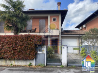 Villa a Schiera Libera subito con box e giardino