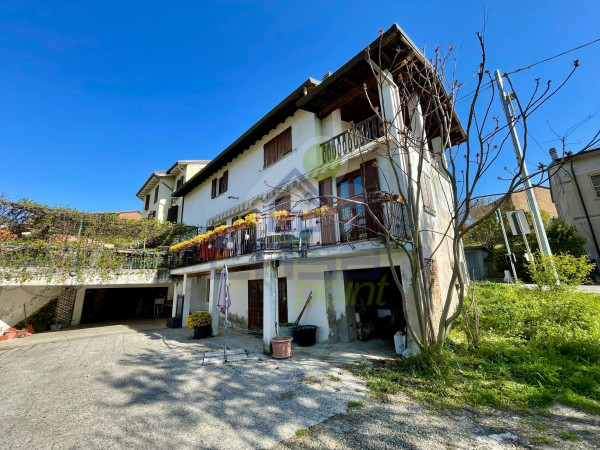 SPLENDIDA SOLUZIONE SEMI-INDIPENDENTE RISTRUTTURATA CON TERRAZZI E VISTA PANORAMICA IN LOCALITÀ CIGOGNOLA