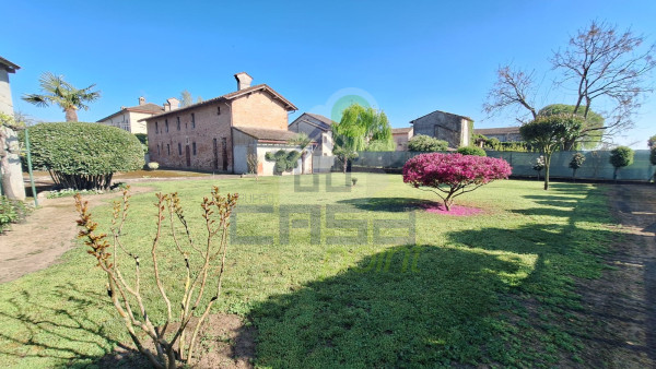 CASCINETTA con area verde