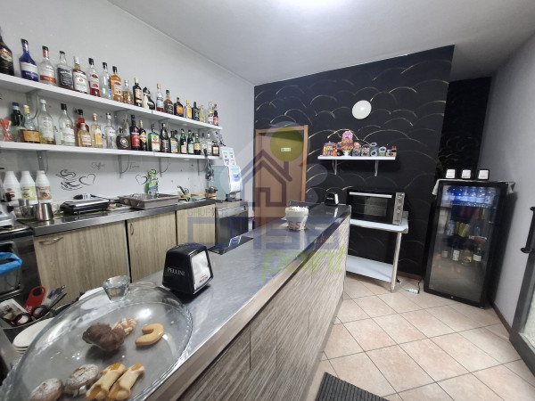 VENDESI AVVIAMENTO PIZZERIA PIU' BAR IN CENTRO A CORTEMAGGIORE
