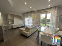 Appartamento trilocale posto al piano terra con doppi servizi, giardino e box in affitto a Crema