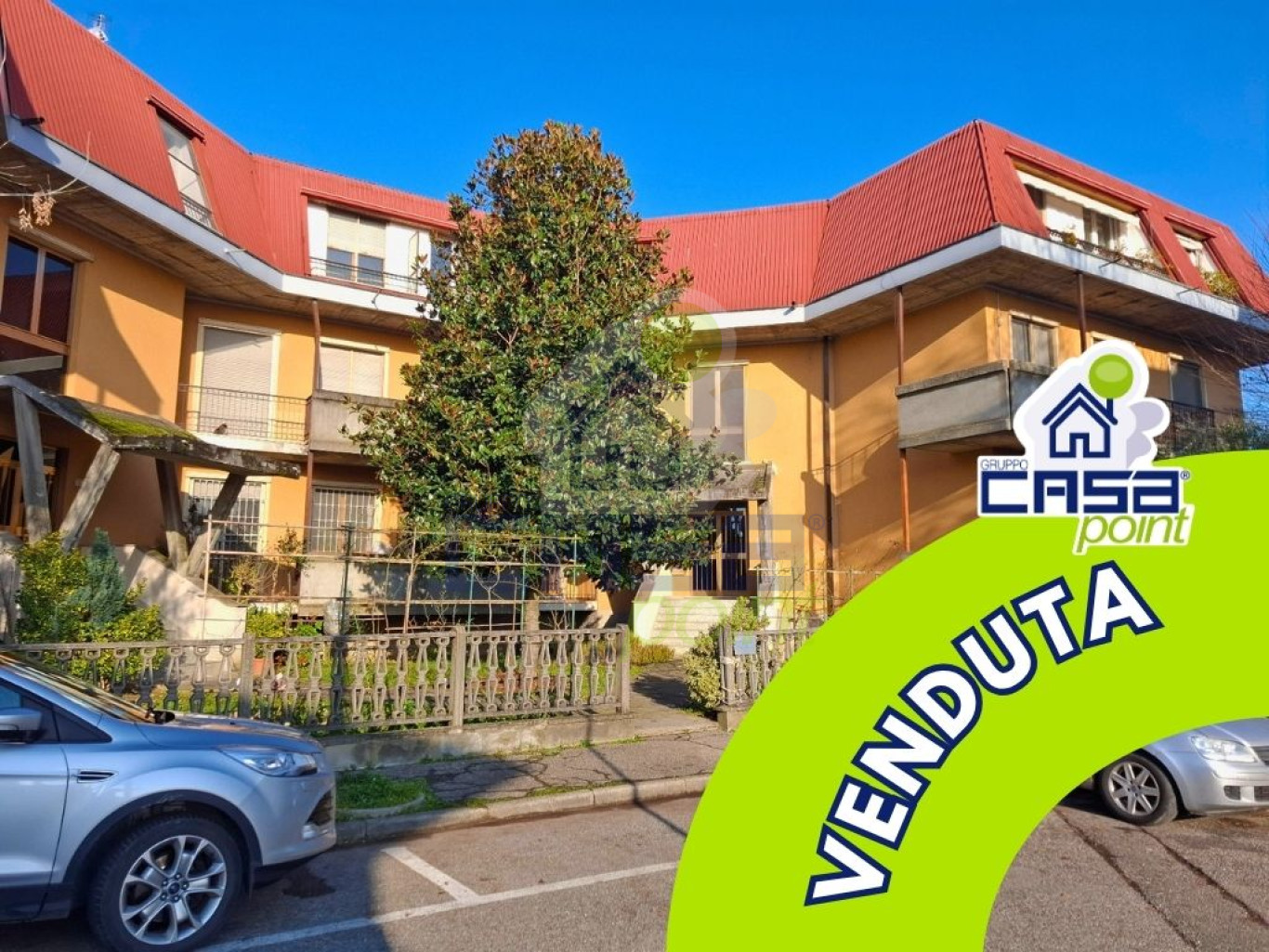 COMODO TRILOCALE CON CANTINA E BOX