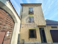Casa autonoma con giardino  e garage