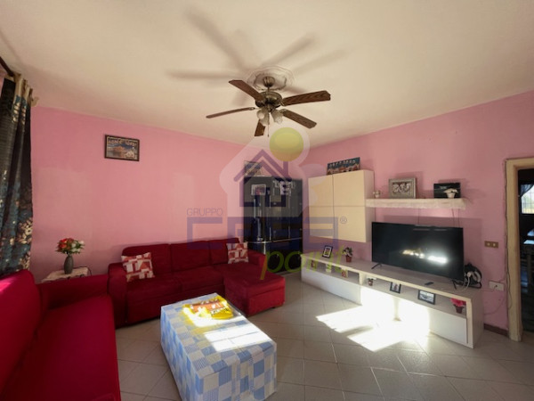 CASA LIBERA SU TRE LATI IN FRAZIONE DI MONTICELLI D'ONGINA