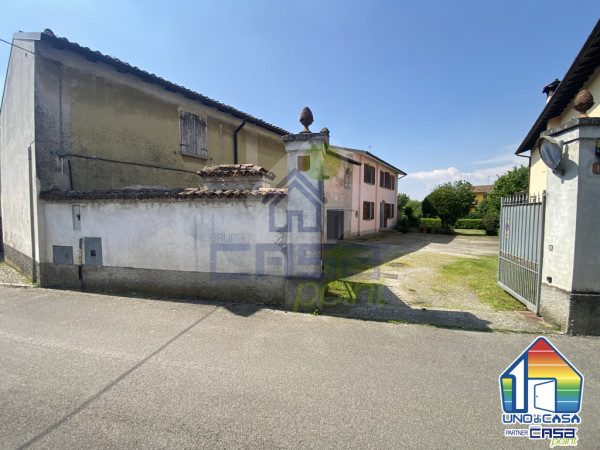 Casa Indipendente con Giardino e due Abitazioni!