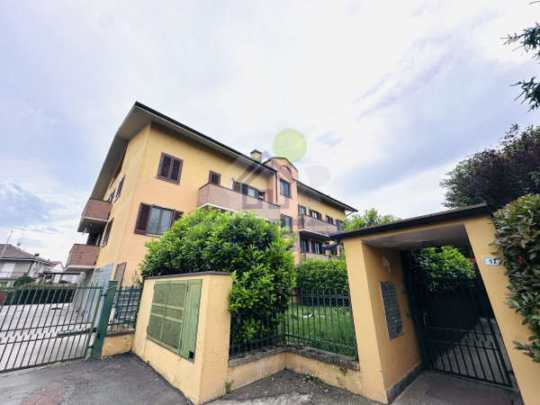 TRILOCALE CON BOX E CANTINA