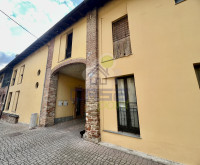 CASA DI CORTE SEMI INDIPENDENTE
