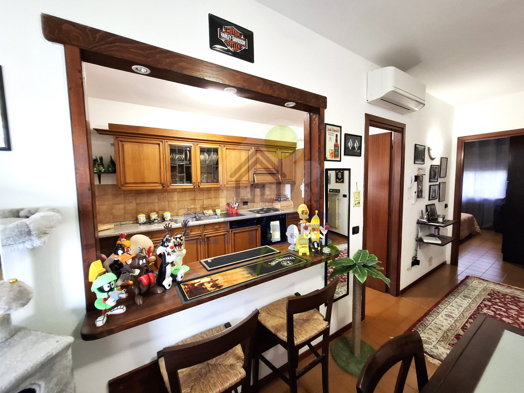 AFFACCIO DA CUCINA A SOGGIORNO