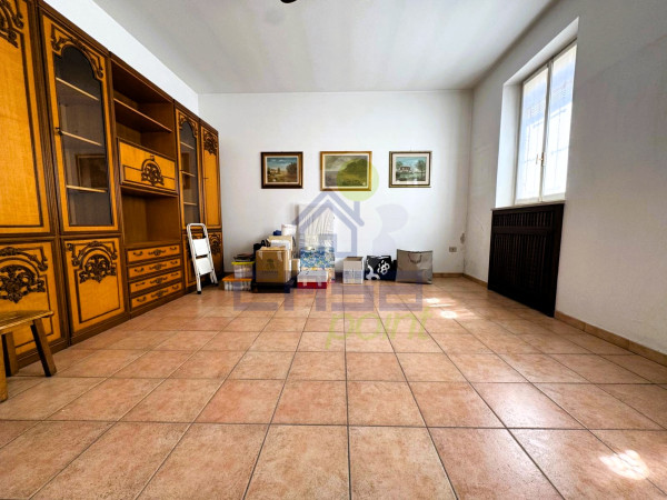 CASA di CORTE INDIPENDENTE con BOX