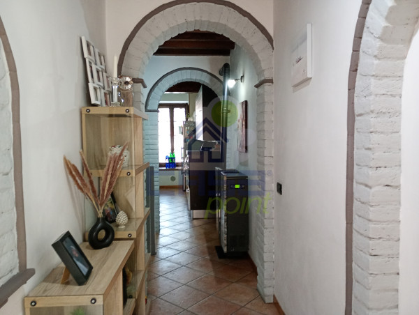 CASA AUTONOMA CON BOX E GIARDINO