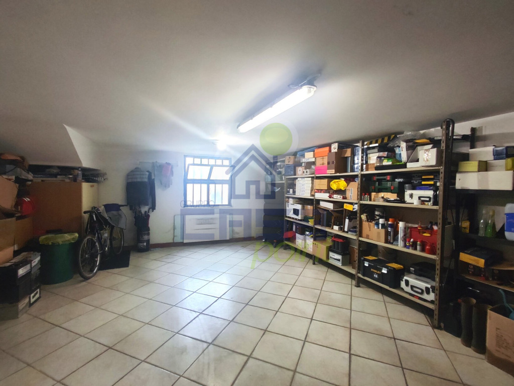 GARAGE.jpg