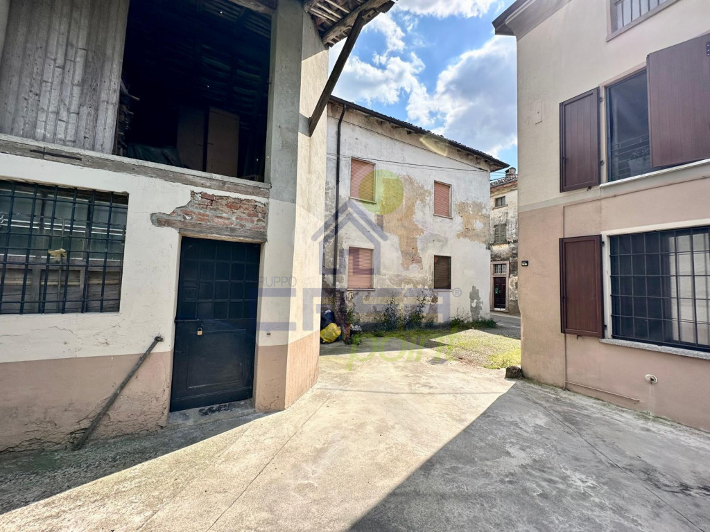 CORTILE.jpg