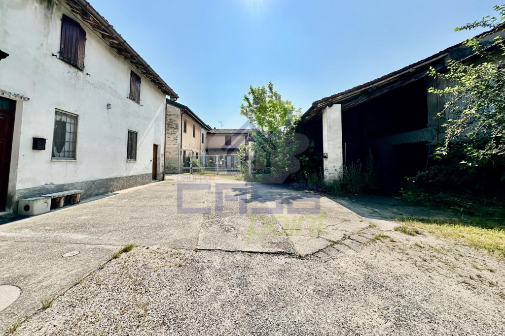 CORTILE3.jpg
