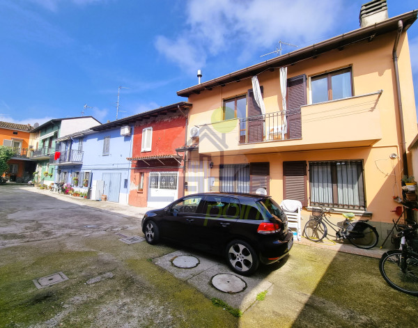 CASA di CORTE RISTRUTTURATA e ARREDATA