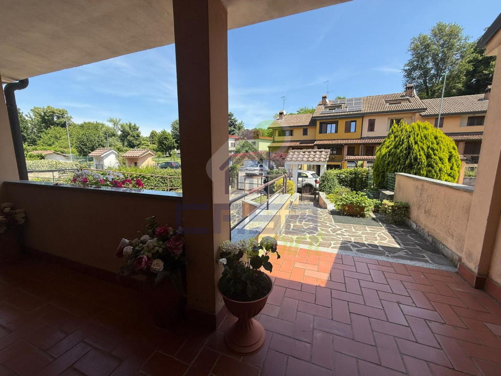 PATIO.jpg