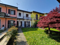 VILLETTA CON TRE LETTO, GARAGE E GIARDINO!
