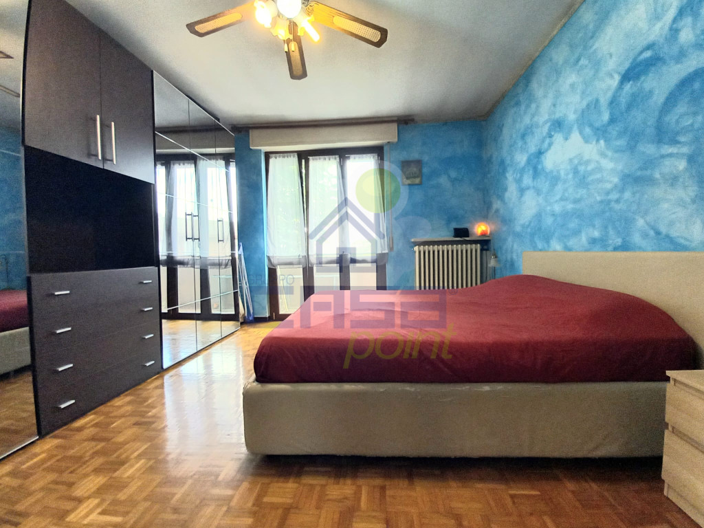 6e943f93-deaa-48c5-b9a6-f6100124bbe3.jpg