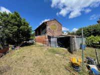 RUSTICO A PARTE DI FRONTE ALL'ABITAZIONE