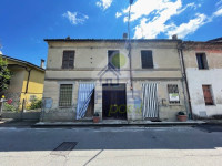 DUE CASE CON RUSTICO E AREA VERDE PRIVATA