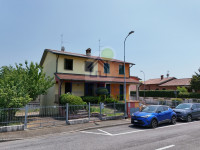 VILLA INDIPENDENTE SU 3 LATI PRONTA DA ABITARE