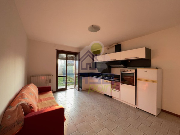 BILOCALE CON GIARDINO E BOX