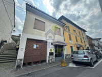 PORZIONE DI CASA CON CORTILE PRIVATO E GRANDI POTENZIALITA' NEL CUORE DEL PAESE