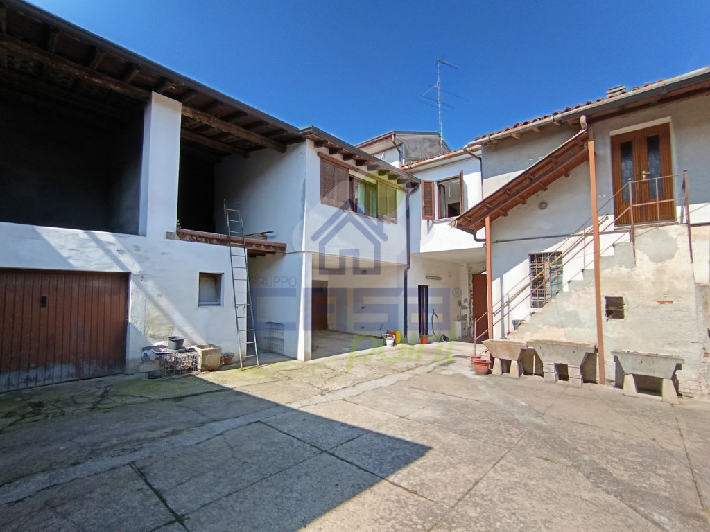 CORTILE-INTERNO.jpg