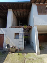 PARTICOLARE DEI RUSTICI 1.jpg