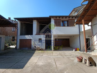 PARTICOLARE DEI RUSTICI.jpg
