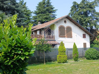 Splendida villa indipendente con ampio giardino di 3000 mq