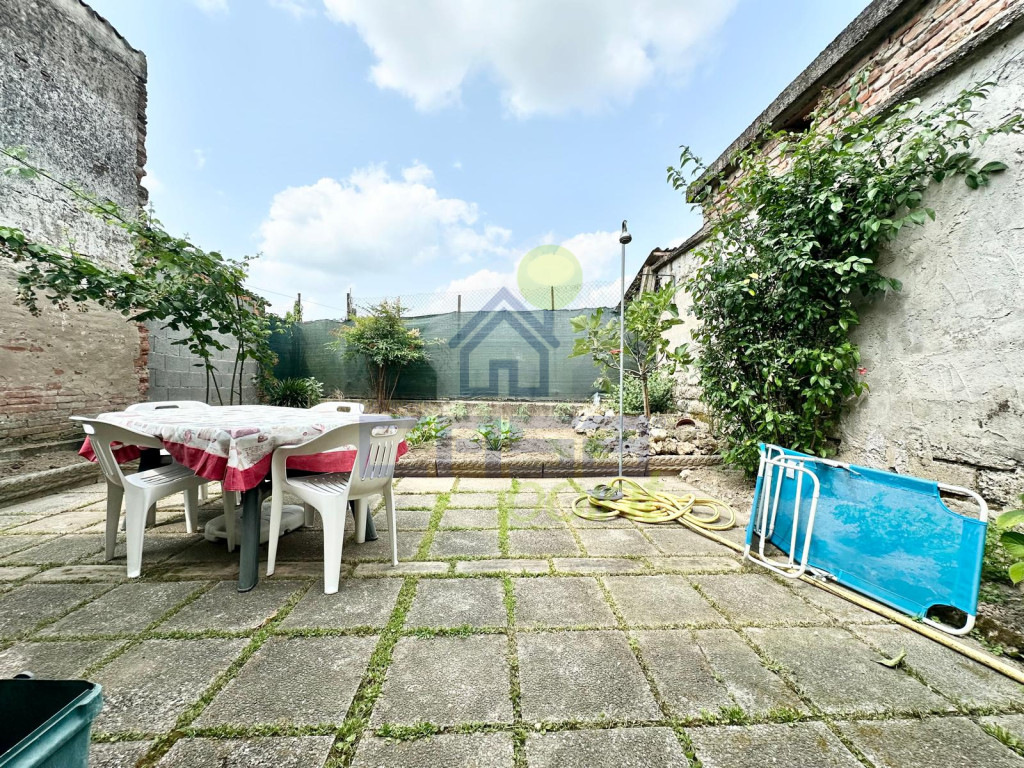GIARDINO-POSTERIORE2.jpg