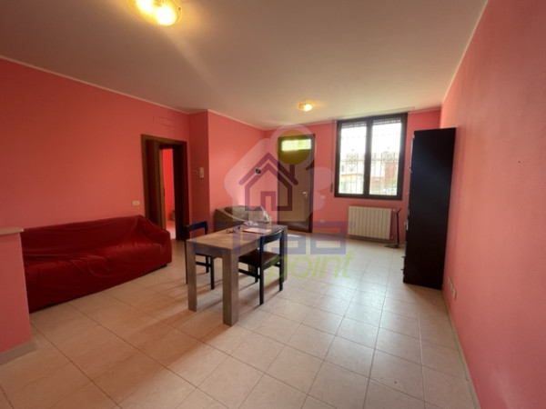 APPARTAMENTO INDIPENDENTE CON GIARDINO E GARAGE