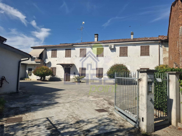 CASA INDIPENDENTE CON DUE APPARTAMENTI, PERFETTA PER DUE FAMIGLIE