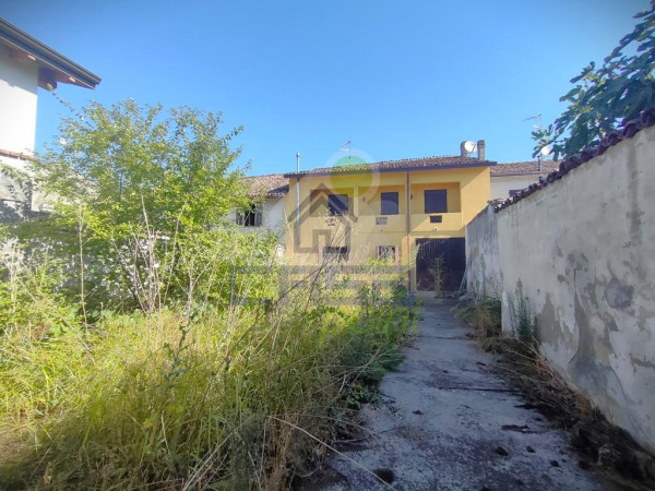 CASA AUTONOMA CON GIARDINO