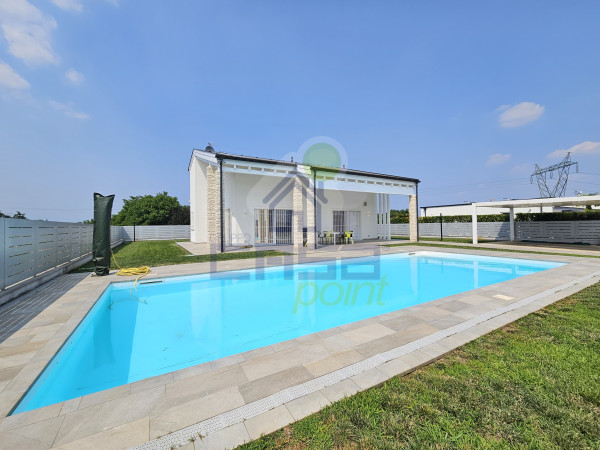 Lusso e piscina a Lonato del Garda