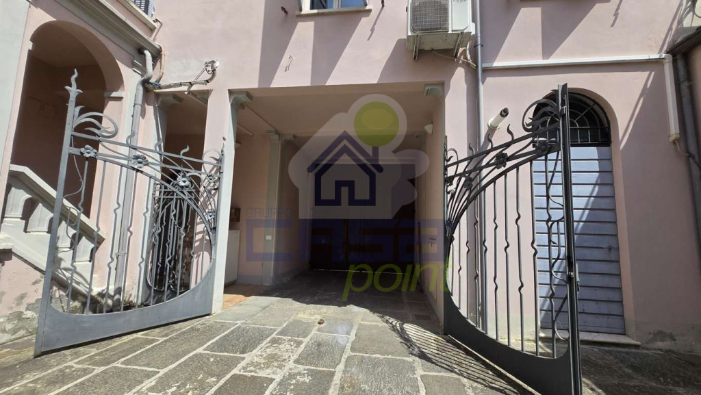 ingresso cortile